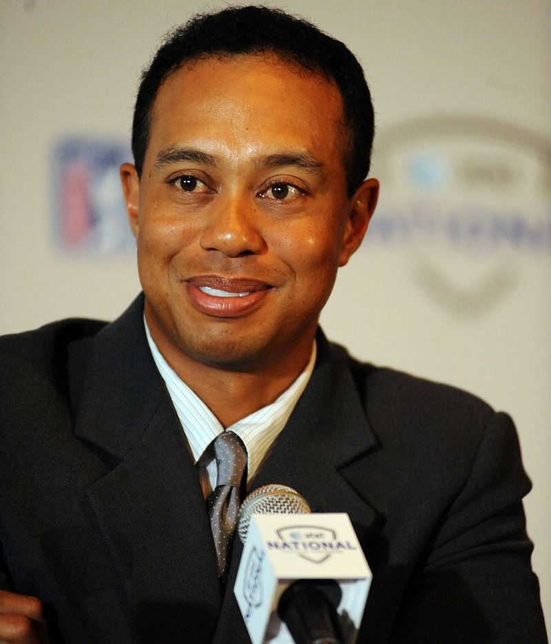 800px-Tiger_Woods_in_2009